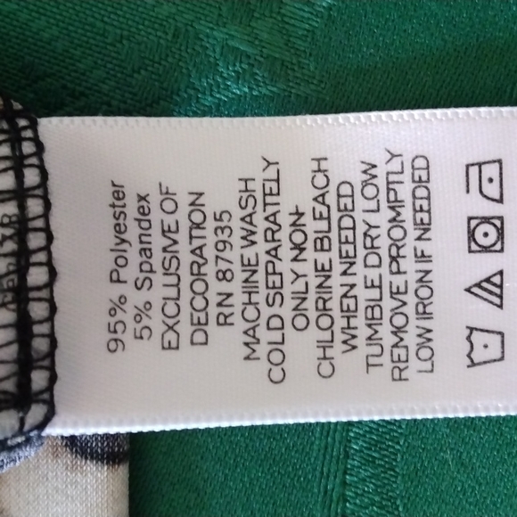 SUSAN GRAVER ANIMAL PRINT FLUTTER SLEEVE TOP WITH PEEK-A-BOO OPENING - Picture 4 of 8